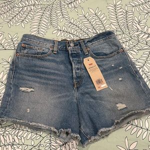 Levi’s wedgie fit shorts